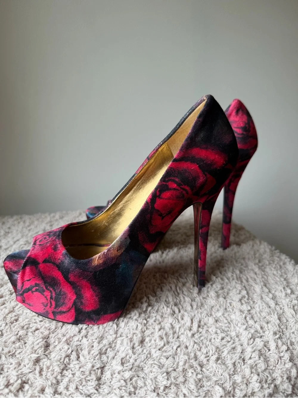 Nine West Red and Black Floral Velvet Peep-Toe Platform Pumps